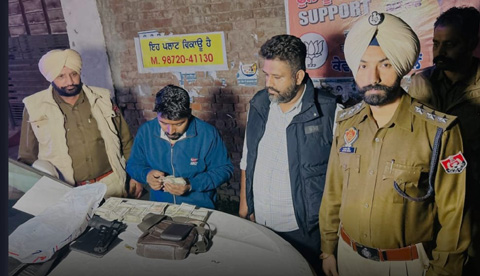 ਸ਼੍ਰੋਮਣੀ ਅਕਾਲੀ ਦਲ (ਅੰਮ੍ਰਿਤਸਰ) ਦੇ ਉਮੀਦਵਾਰ ਦਾ ਨੇੜਲਾ ਸਾਥੀ 7.50 ਲੱਖ ਦੀ ਨਗਦੀ ਅਤੇ ਪਿਸਟਲ ਸਮੇਤ ਗ੍ਰਿਫਤਾਰ