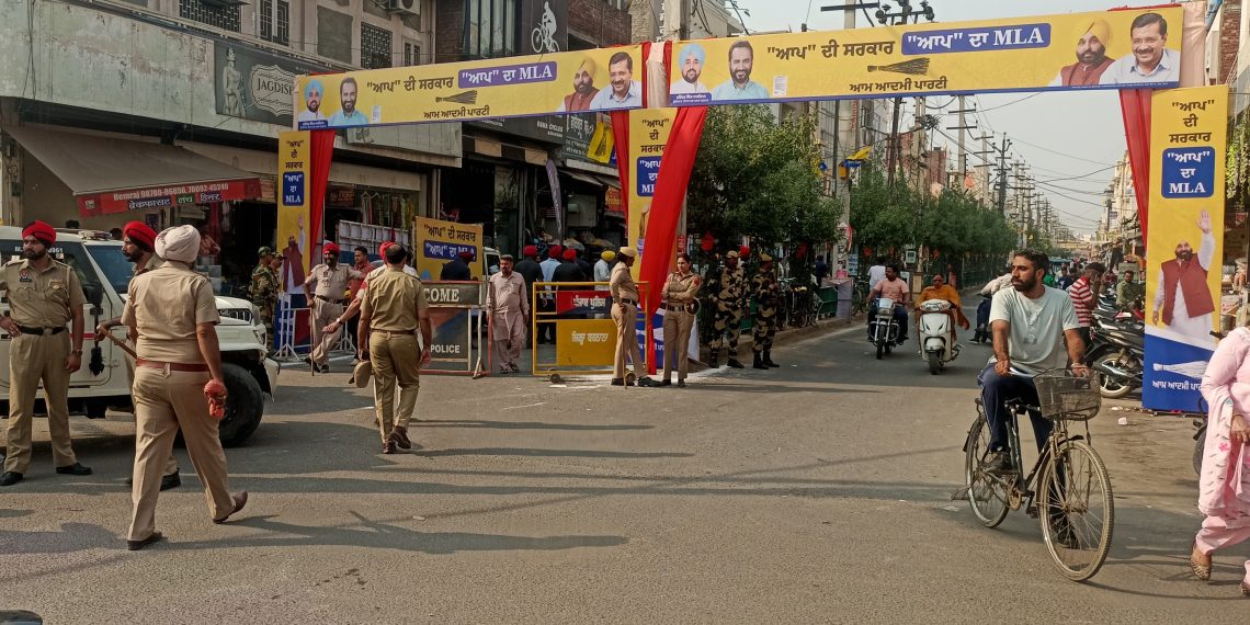 ਬਰਨਾਲਾ ਦਾ ਸਦਰ ਬਾਜ਼ਾਰ ਪੁਲਿਸ ਛਾਉਣੀ ‘ਚ ਤਬਦੀਲ…ਮੁੱਖ ਮੰਤਰੀ ਜੀ ਪਧਾਰ ਰਹੇ ਹਨ