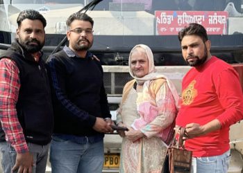 ਇਮਾਨਦਾਰੀ ਦੀ ਮਿਸਾਲ…ਡਿੱਗਿਆ ਹੋਇਆ ਮੋਬਾਇਲ ਫੋਨ ਕੀਤਾ ਵਾਪਸ