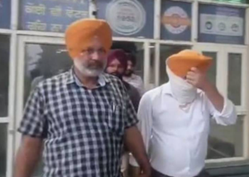 ਚੋਣਾਂ ‘ਚ ਲਗਾਏ ਕੈਮਰਿਆਂ ਦੀ ਅਦਾਇਗੀ ਕਰਨ ਬਦਲੇ ਫ਼ੋਟੋਗ੍ਰਾਫਰ ਤੋਂ ਰਿਸ਼ਵਤ ਲੈਂਦੇ ਡੀਸੀ ਦਾ ਪੀਏ ਅਤੇ ਡਾਟਾ ਆਪਰੇਟਰ ਕਾਬੂ