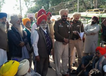 ਸ਼ਿੰਦਰ ਸਿੰਘ ਕਲਾਲਮਾਜਰਾ ਦੇ ਕਤਲ ਦੇ ਦੋਸ਼ੀਆਂ ਦੀ ਗ੍ਰਿਫਤਾਰੀ ਲਈ ਸੈਂਕੜੇ ਮਜ਼ਦੂਰਾਂ ਨੇ ਥਾਣੇ ਅੱਗੇ ਦਿੱਤਾ ਧਰਨਾ