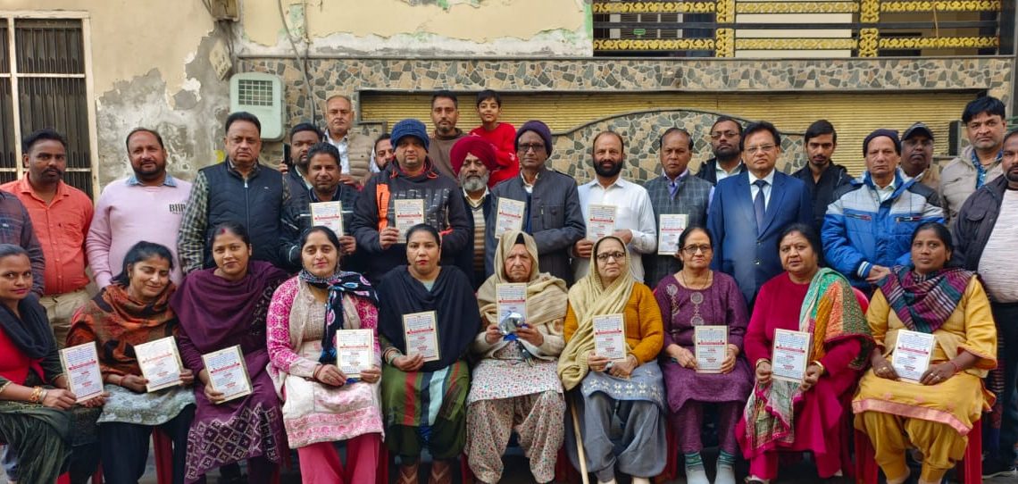 ਬਜ਼ੁਰਗ ਬੀਬੀ ਚਰਨਜੀਤ ਕੌਰ ਨੇ ਨਵਜੰਮੀਆਂ ਧੀਆਂ ਦੇ ਲੋਹੜੀ ਮੇਲੇ ਦਾ ਕਾਰਡ ਕੀਤਾ ਰਿਲੀਜ਼