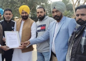 ਸਰਕਾਰੀ ਬੱਸਾਂ ਦੇ ਕਾਮੇ ਸੰਘਰਸ਼ ਦੇ ਰਾਹ ‘ਤੇ…ਵਿਧਾਇਕਾਂ ਨੂੰ ਦਿੱਤੇ ਮੰਗ ਪੱਤਰ