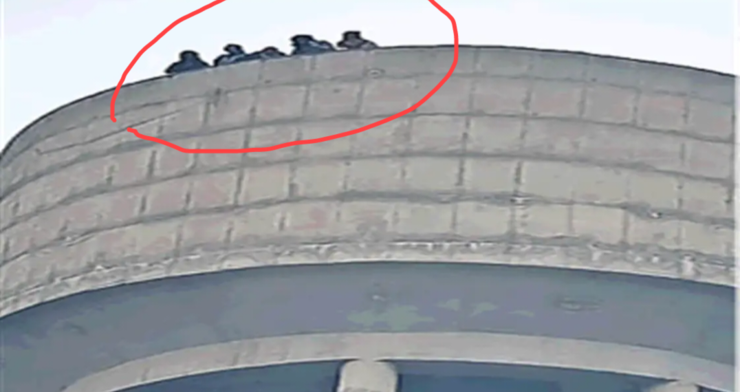 CM ਭਗਵੰਤ ਮਾਨ ਦੇ ਸ਼ਹਿਰ ਵਿੱਚ 6 ਕੁੜੀਆਂ ਪਾਣੀ ਵਾਲੀ ਟੈਂਕੀ ‘ਤੇ ਚੜੀਆਂ…ਪ੍ਰਸ਼ਾਸਨ ਨੂੰ ਹੱਥਾਂ ਪੈਰਾਂ ਦੀ ਪਈ