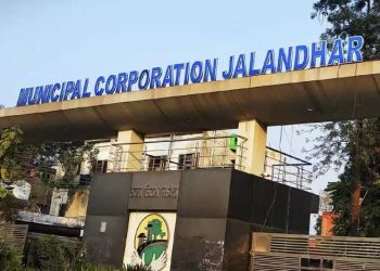 ਸੱਤਾ ਦਾ ਸਰੂਰ…ਚੇਅਰਮੈਨ ਦੇ ਸਾਥੀ ਨੇ SDO ਦੇ ਮਾਰਿਆ ਥੱਪੜ…ਕਮਿਸ਼ਨਰ ਨੂੰ ਬੋਲੇ ਬੋਲ ਕੁਬੋਲ…ਅਧਿਕਾਰੀਆਂ ‘ਚ ਰੋਸ,ਮੰਤਰੀ ਕੋਲ ਪੁੱਜਿਆ ਮਾਮਲਾ