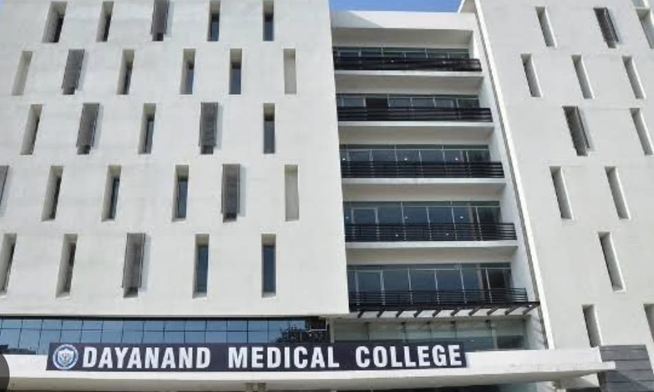 ਦਿਆਨੰਦ ਮੈਡੀਕਲ ਕਾਲਜ ਪੰਜਾਬ ਸਰਕਾਰ ਦੇ ਰਾਡਾਰ ‘ਤੇ…ਪ੍ਰਦੂਸ਼ਣ ਬੋਰਡ ਵੱਲੋਂ ਨੋਟਿਸ ਜਾਰੀ