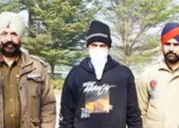 ਪਤਨੀ ਤੇ ਬੱਚਿਆਂ ਨੂੰ ਛੱਡ ਕੇ ਥਾਣੇਦਾਰਨੀ ਨਾਲ ਰਹਿੰਦਾ ਸੀ ਸਾਬਕਾ ਥਾਣੇਦਾਰ…ਪੁੱਤਰ ਨੇ ਚੁੱਕਿਆ ਖਤਰਨਾਕ ਕਦਮ