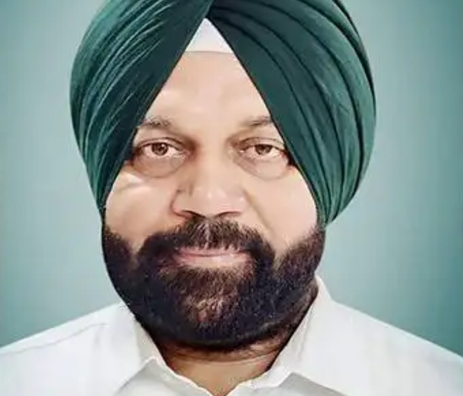 CM ਭਗਵੰਤ ਮਾਨ ਦੇ ਇੱਕ ਹੋਰ ਵਿਸ਼ਵਾਸਪਾਤਰ ਚੇਅਰਮੈਨ ਨੇ ਦਿੱਤਾ ਅਸਤੀਫ਼ਾ….AAP ਦੀ ਹਾਈ ਕਮਾਂਡ ‘ਤੇ ਲਗਾਏ ਗੰਭੀਰ ਦੋਸ਼