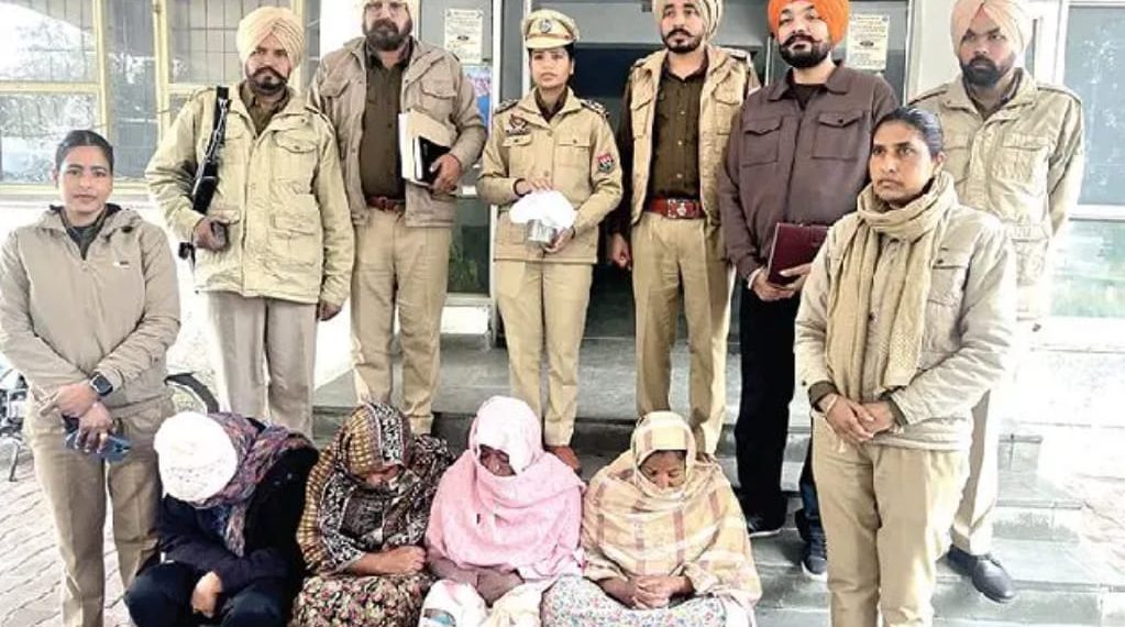 …ਸਰਪੰਚਣੀ ਹੀ ਵਿਕਾਉਂਦੀ ਸੀ ਪਿੰਡ ‘ਚ ਨਸ਼ਾ…ਪੁਲਿਸ ਨੇ ਤਸਕਰਾਂ ਸਮੇਤ ਕੀਤੀ ਗ੍ਰਿਫ਼ਤਾਰ