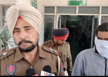 ਬਲਾਤਕਾਰ ਦੇ ਦੋਸ਼ੀਆਂ ਨੂੰ ਫੜਨ ਗਈ ਬਰਨਾਲਾ ਪੁਲਿਸ ਟੀਮ ‘ਤੇ ਇੱਟਾਂ,ਪੱਥਰਾਂ ਨਾਲ ਹਮਲਾ…ਵਰਦੀ ਪਾੜੀ….20 ਜਣਿਆਂ ਦੇ ਖ਼ਿਲਾਫ਼ ਮਾਮਲਾ ਦਰਜ