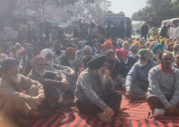 ਮਹਿਲ ਕਲਾਂ ‘ਚ ਮਨਰੇਗਾ ਮਜ਼ਦੂਰਾਂ ਨੇ ਰੋਡ ਜਾਮ ਕਰਕੇ ਕੀਤਾ ਸਰਕਾਰ ਦਾ ਪਿੱਟ ਸਿਆਪਾ…ਕੰਮ ਦੇਣ ਦੇ ਮਾਮਲੇ ‘ਚ ਪੱਖਪਾਤ ਦੇ ਲਾਏ ਦੋਸ਼