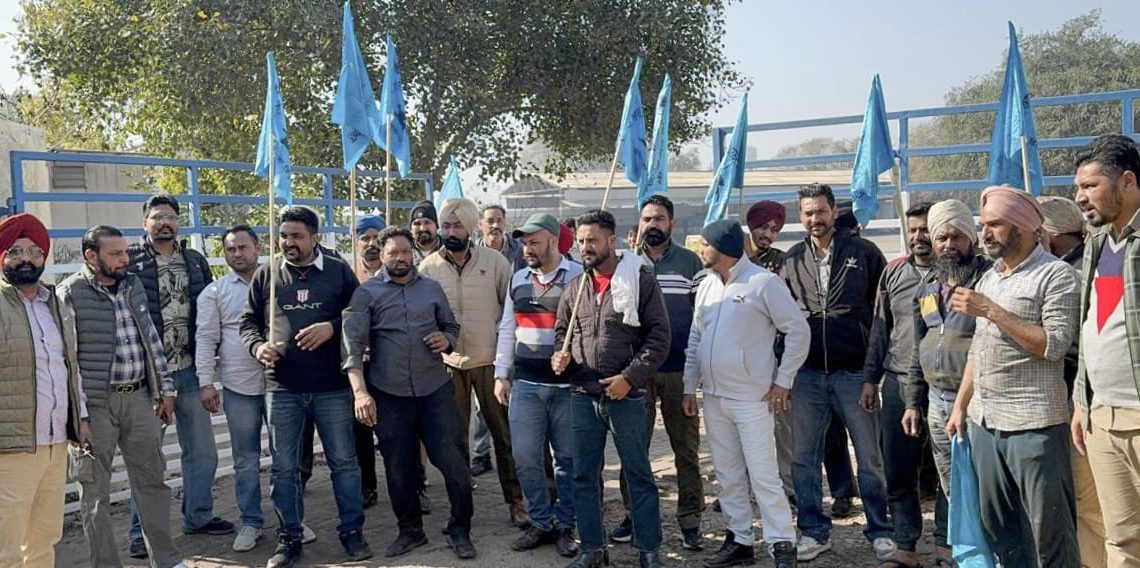 ਬੱਸ ਸਟੈਂਡ ਬੰਦ ਕਰਕੇ ਵਿਧਾਨ ਸਭਾ ਦਾ ਕਰਾਂਗੇ ਘਿਰਾਓ…PRTC ਕਾਮਿਆਂ ਦੀ ਚਿਤਾਵਨੀ