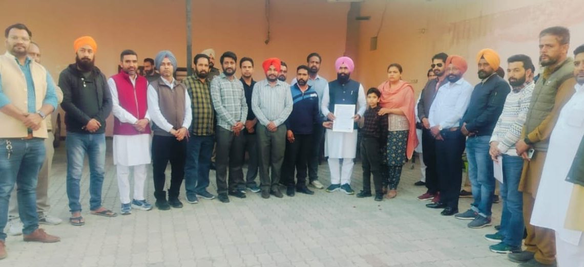 ਪੁਰਾਣੀ ਪੈਨਸ਼ਨ ਪ੍ਰਾਪਤੀ ਫਰੰਟ ਵੱਲੋਂ ਵਿਧਾਇਕ ਪੰਡੋਰੀ ਨੂੰ ਦਿੱਤਾ ਗਿਆ ਮੰਗ ਪੱਤਰ