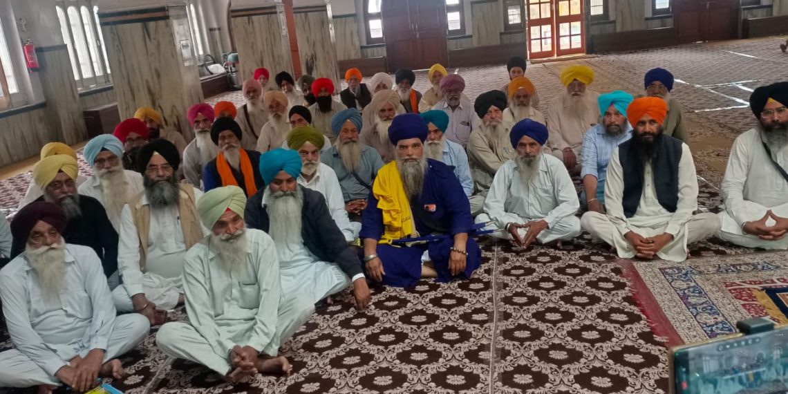 ਬਰਨਾਲਾ ਦੀਆਂ ਗੁਰਦੁਆਰਾ ਪ੍ਰਬੰਧਕ ਕਮੇਟੀਆਂ ਨੇ ਸ਼੍ਰੋਮਣੀ ਕਮੇਟੀ ਮੈਂਬਰਾਂ ਦਾ ਕੀਤਾ ਬਾਈਕਾਟ…ਗੁਰੂ ਘਰਾਂ ‘ਚ ਕੋਈ ਸਨਮਾਨ ਨਹੀਂ ਦਿੱਤਾ ਜਾਵੇਗਾ