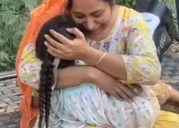 ਮਾਂ ਨੇ 5 ਸਾਲ ਦੀ ਬੇਟੀ ਨੂੰ ਨਹਿਰ ‘ਚ ਸੁੱਟ ਕੇ ਫਿਰ ਆਪ ਮਾਰੀ ਛਾਲ, ਬੱਚੀ ਦੀ ਮੌਤ ਪਰ ਮਾਂ ਨੂੰ ਲੋਕਾਂ ਨੇ ਬਾਹਰ ਕੱਢ ਲਿਆ ਤੇ ਪੁਲਿਸ ਨੇ ਮਾਂ ਨੂੰ ਗ੍ਰਿਫ਼ਤਾਰ ਕੀਤਾ