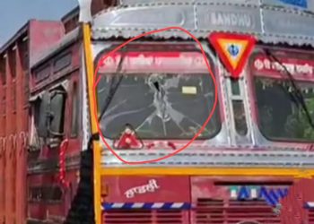 ਬਰਨਾਲਾ ਦੇ ਕਸਬਾ ਭਦੌੜ ‘ਚ ਕੀਤੀ ਕਈ ਟਰੱਕਾਂ ਦੀ ਭੰਨਤੋੜ…ਗੁਦਾਮ ਚੋਂ ਮਾਲ ਚੱਕਣ ਦਾ ਰੇੜਕਾ