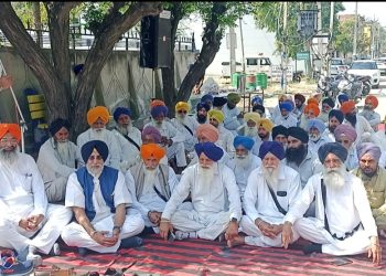 ਤਖ਼ਤਾਂ ਦੇ ਜਥੇਦਾਰਾਂ ਨੂੰ ਬਦਲਣ ਖ਼ਿਲਾਫ਼ ਰੋਸ ਦਾ ਸੇਕ ਅੰਤ੍ਰਿੰਗ ਕਮੇਟੀ ਮੈਂਬਰਾਂ ਦੇ ਘਰਾਂ ਤੱਕ ਪੁੱਜਿਆ