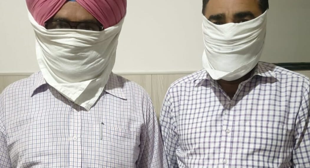 ਬਰਨਾਲਾ ‘ਚ ਇੱਕ ਪਟਵਾਰੀ ਤੇ ਇੱਕ ਕਾਨੂੰਨਗੋ ਵਿਜੀਲੈਂਸ ਨੇ ਕੀਤੇ ਗ੍ਰਿਫ਼ਤਾਰ…ਕਾਨੂੰਗੋ ਦੀ ਭੈਣ ਦੀ ਭਾਲ ਜਾਰੀ