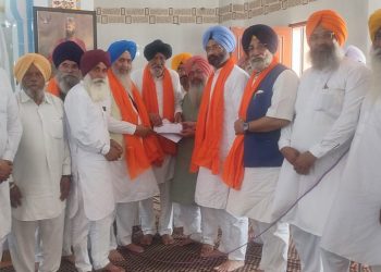 ਪੰਜ ਮੈਂਬਰੀ ਕਮੇਟੀ ਨੇ ਮਹਿਲ ਕਲਾਂ ਵਿਖੇ ਕੀਤੀ ਮੀਟਿੰਗ, ਢੀਂਡਸਾ, ਝੂੰਦਾਂ ਸਮੇਤ ਹੋਰ ਵੱਡੇ ਆਗੂਆਂ ਨੇ ਕੀਤੀ ਸ਼ਮੂਲੀਅਤ