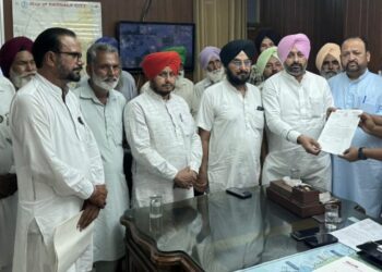 ਬਰਨਾਲਾ ਦੇ 317 ਏਕੜ ਰਕਬੇ ‘ਚ ਅਰਬਨ ਅਸਟੇਟ ਵਿਕਸਿਤ ਕਰਨ ਦਾ ਮਾਮਲਾ ਖਟਾਈ ‘ਚ…ਕਿਸਾਨਾਂ ਵੱਲੋਂ ਵਿਰੋਧ ਸ਼ੁਰੂ