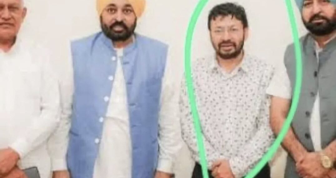 ਬਿਕਰਮ ਮਜੀਠੀਆ ਨੇ ਵਾਇਰਲ ਕੀਤੀਆਂ AAP ਦੇ ਇਕ ਮੰਤਰੀ ਦੀਆਂ ਨੰਗੇਜ਼ ਫੋਟੋਆਂ…ਵੀਡੀਓ ਵੀ ਜਲਦੀ ਵਾਇਰਲ ਕਰਨ ਦਾ ਦਾਅਵਾ