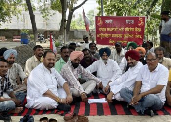 ਸੀਵਰੇਜ ਬੋਰਡ ਦੇ ਆਊਟਸੋਰਸ ਕਾਮਿਆਂ ਦੀਆਂ ਮੰਗਾਂ ਨੂੰ ਅੱਖੋਂ ਪਰੋਖੇ ਕਰਨਾ ਸਰਕਾਰ ਵੀ ਵੱਡੀ ਲਾਪਰਵਾਹੀ- MLA ਕਾਲਾ ਢਿੱਲੋਂ