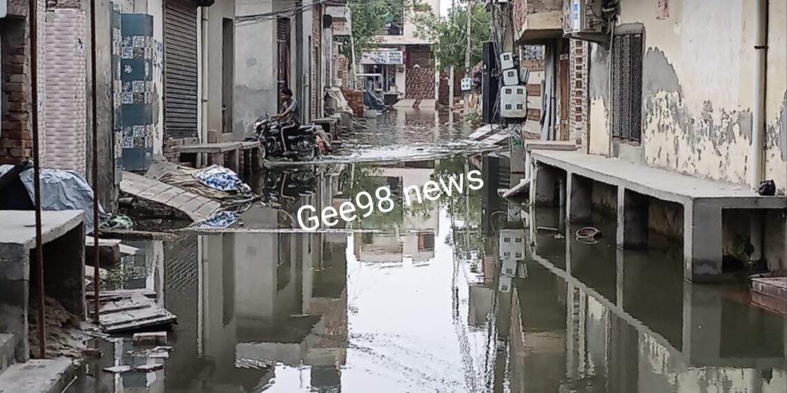 …ਇਸੇ ਨੂੰ ਗੌਰਮਿੰਟ ਕਹਿੰਦੇ ਆਂ ਜੀ, ਗ਼ੌਰ ਕਰਨੀ ਹੋਵੇ ਤਾਂ ਮਿੰਟ ‘ਚ ਕਰਦੀ ਏਂ..ਨਹੀਂ ਤਾਂ ਸੁਥਰੇ ਵਾਂਗੂ ਘੋਲ ਪਤਾਸੇ ਪੀਂਦੀ ਏ…!