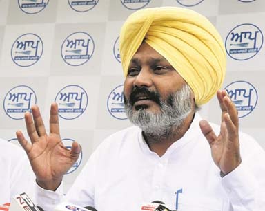 ਪੰਜਾਬ ਦੇ ਵਿੱਤ ਮੰਤਰੀ ਨੇ ਆਪਣੇ “ਸੰਦੂਕ” ਨੂੰ ਲਾ ਦਿੱਤਾ ਜਿੰਦਾ…ਸਾਰੇ ਸਰਕਾਰੀ ਵਿਭਾਗਾਂ ਨੂੰ ਦਿੱਤੇ ਹੋਏ ਪੈਸੇ ਵੀ ਵਾਪਸ ਮੰਗਵਾਏ