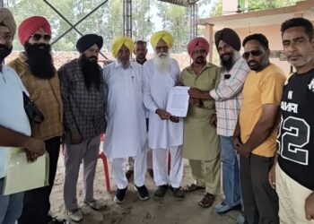 ਖੜਗੀ ਰੋਡਵੇਜ਼ ਦੀ ਲਾਰੀ…ਹੁਣ ਤਿੱਖੇ ਸੰਘਰਸ਼ ਦੀ ਤਿਆਰੀ…     ਆਧਾਰ ਕਾਰਡ ਵਾਲੀਆਂ ਬੀਬੀਆਂ ਲਈ ਅਹਿਮ ਖ਼ਬਰ