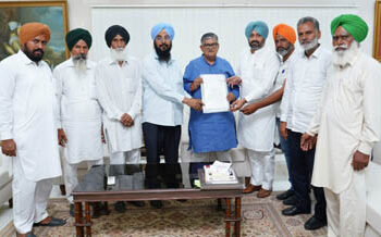 MLA ਕਾਲਾ ਢਿੱਲੋਂ IN ACTION MOOD….ਬਰਨਾਲਾ ‘ਚ ਜ਼ਮੀਨ ਅਕੁਵਾਇਰ ਕਰਨ ਸਬੰਧੀ ਪੰਜਾਬ ਦੇ ਗਵਰਨਰ ਨਾਲ ਕੀਤੀ ਮੁਲਾਕਾਤ