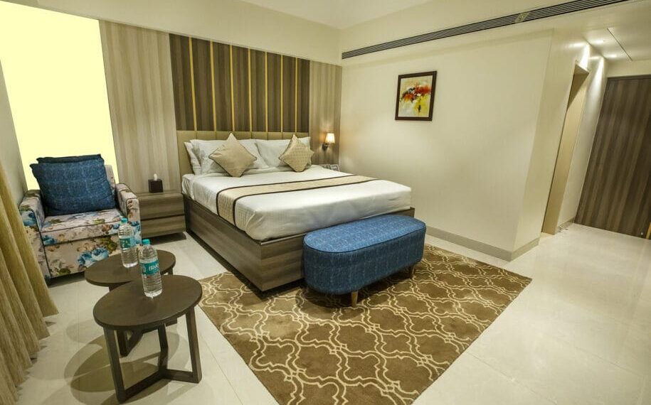 ਪ੍ਰਸ਼ਾਸਨ ਦੇ ਨੋਟਿਸਾਂ ਨੂੰ ਜੁੱਤੀ ਦੀ ਨੋਕ ‘ਤੇ ਰੱਖਿਆ ਹੋਟਲਾਂ ਵਾਲਿਆਂ ਨੇ… ਨੋਟਿਸਾਂ ਦੇ ਬਾਵਜੂਦ ਵੀ ਨਹੀਂ ਲਈਆਂ ਪ੍ਰਵਾਨਗੀਆਂ….!