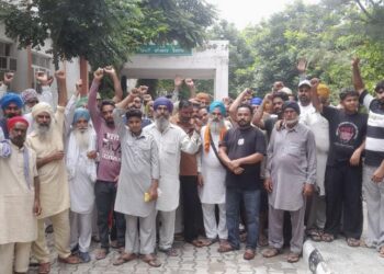 ਪਿੰਡ ਸੰਧੂ ਕਲਾਂ ਨੇੜੇ ਲੰਘਦੀ ਬੰਦ ਪਈ ਡਰੇਨ ਕਾਰਨ ਘਰਾਂ ਤੇ ਫਸਲਾਂ ਦਾ ਹੋਇਆ ਨੁਕਸਾਨ