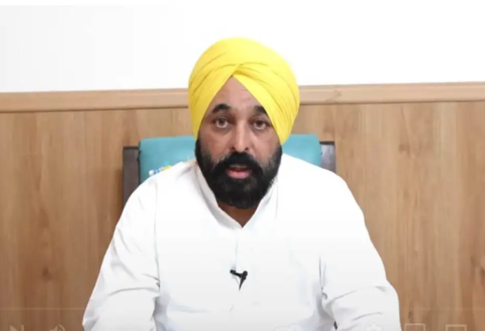 ਪੰਜਾਬ ਕੈਬਨਿਟ ਦਾ ਫੈਸਲਾ…ਹੜ੍ਹ ਪ੍ਰਭਾਵਿਤ ਖੇਤਰਾਂ ਦੇ ਕਿਸਾਨ ਆਪਣੀ ਜ਼ਮੀਨ ‘ਚੋ ਰੇਤ ਕੱਢ ਕੇ ਵੇਚ ਸਕਣਗੇ