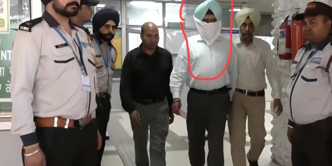 ਸਾਰੀ ਰਾਤ ਬੈਰਕ ਵਿੱਚ ਉਸਲਵੱਟੇ ਲੈਂਦਾ ਰਿਹੈ DIG ਭੁੱਲਰ..ਜੇਲ੍ਹ ‘ਚ ਬੰਦ ਇੱਕ ਹੋਰ IPS ਨੇ ਦਿੱਤਾ ਧਰਵਾਸ