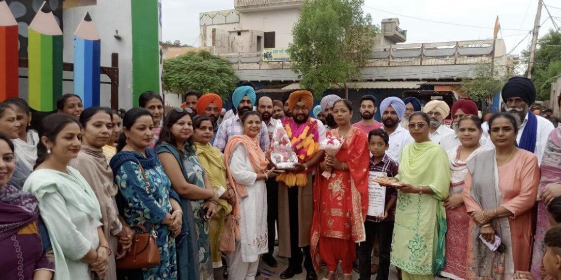 ਸੰਘੇੜਾ ਸਕੂਲ ਦੇ ਸਟੇਟ ਐਵਾਰਡੀ ਅਧਿਆਪਕ ਦਾ ਪੰਚਾਇਤ, ਸਟਾਫ, ਮਾਪਿਆਂ ਤੇ ਬੱਚਿਆਂ ਨੇ ਕੀਤਾ ਨਿੱਘਾ ਸਵਾਗਤ