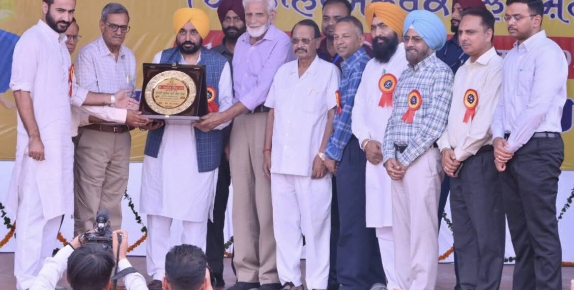 ਐਸਡੀ ਕਾਲਜ ਬਰਨਾਲਾ ਦੇ ਵਿਦਿਆਰਥੀਆਂ ਨੇ ਵਿਸ਼ਵ ਪੱਧਰ ‘ਤੇ ਵੱਖ-ਵੱਖ ਖੇਤਰਾਂ ਵਿੱਚ ਆਪਣੀ ਪਛਾਣ ਬਣਾਈ-ਭਗਵੰਤ ਮਾਨ