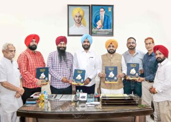 ਗੋਰਾ ਸੰਧੂ ਖੁਰਦ ਵੱਲੋਂ ਤਿਆਰ ਕੀਤੀ ‘ਮਾਲਵਾ ਸਰਪੰਚ ਡਾਇਰੈਕਟਰੀ’  ਪੰਚਾਇਤ ਮੰਤਰੀ ਸੌਂਦ ਨੇ ਕੀਤੀ ਲੋਕ ਅਰਪਣ