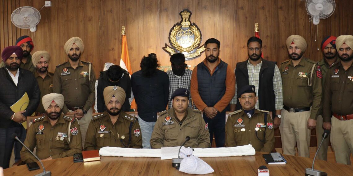 ਅਹਿਮ ਖ਼ਬਰ….ਕਰੋੜਾਂ ਦੀ ਹੈਰੋਇਨ ਸਮੇਤ ਬਰਨਾਲਾ ਪੁਲਿਸ ਨੇ ਤਿੰਨ ਦਬੋਚੇ