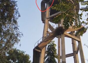 ਹਲਕਾ ਮਹਿਲ ਕਲਾਂ ਦੇ ਪਿੰਡ ਕੁਰੜ ਵਿਖੇ ਸਾਬਕਾ ਫੌਜੀ ਦੀ ਪਤਨੀ ਚੜੀ ਪਾਣੀ ਵਾਲੀ ਟੈਂਕੀ ਤੇ….!