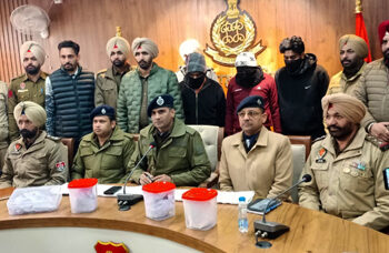 ਪਾਕਿਸਤਾਨ ਤੋਂ ਡਰੋਨ ਰਾਹੀਂ ਹਥਿਆਰ ਤੇ ਨਸ਼ਾ ਮੰਗਵਾ ਕੇ ਸਪਲਾਈ ਕਰਨ ਵਾਲੇ ਬਰਨਾਲਾ ਪੁਲਿਸ ਨੇ ਤਿੰਨ ਜਣੇ ਕੀਤੇ ਕਾਬੂ