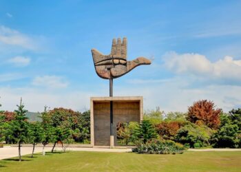 …ਹੁਣ ਪ੍ਰਸ਼ਾਸਨ ਡੀਲਰ ਬਣ ਕੇ ਵੇਚੇਗਾ ਤੁਹਾਡੀ ਜਾਇਦਾਦ…ਤੇ ਦੋਵੇਂ ਪਾਸਿਆਂ ਤੋਂ ਲਵੇਗਾ ਅੱਧਾ-ਅੱਧਾ ਪ੍ਰਤੀਸ਼ਤ ਕਮਿਸ਼ਨ