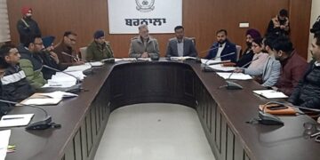 ਪੰਜਾਬ ਦੇ ਸਰਕਾਰੀ ਸਮਾਗਮਾਂ ਦੇ ਹੋਰਡਿੰਗਾਂ ‘ਤੇ ਕੇਜਰੀਵਾਲ ਦੀਆਂ ਫੋਟੋਆਂ ਸਬੰਧੀ ਸਵਾਲ ਦਾ ਸਿਹਤ ਮੰਤਰੀ ਨੇ ਦਿੱਤਾ ਗੋਲਮੋਲ ਜਵਾਬ