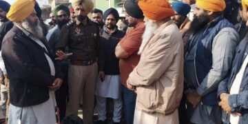 ਬੇਅਦਬੀ…ਪਿੰਡ ਠੀਕਰੀਵਾਲਾ ਬਰਸੀ ਸਮਾਗਮਾਂ ਦੇ ਪੰਡਾਲ ਅਤੇ ਪਿੰਡ ਦੀਆਂ ਗਲੀਆਂ ‘ਚੋਂ ਮਿਲੇ ਗੁਟਕਾ ਸਾਹਿਬ ਦੇ ਖਿਲਰੇ ਹੋਏ ਅੰਗ