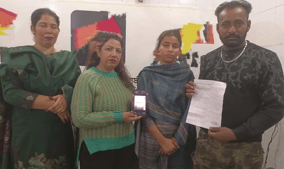 ਪ੍ਰਿੰਸੀਪਲ ਨੇ ਕੱਢੀ ਸਿੱਖਿਆ ਕ੍ਰਾਂਤੀ ਦੀ ਫੂਕ…ਅੱਠਵੀਂ ਦੀ ਬੋਰਡ ਦੀ ਪ੍ਰੀਖਿਆ ਲਈ ਵਿਦਿਆਰਥਣ ਨੂੰ ਨਹੀਂ ਦਿੱਤਾ ਰੋਲ ਨੰਬਰ