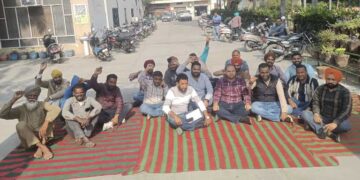 ਬਰਨਾਲੇ ਦੇ ਠੇਕੇਦਾਰ ਕਹਿੰਦੇ….ਜੇ ਸਾਡੇ ਪੈਸੇ ਸਾਨੂੰ ਨਹੀਂ ਮਿਲਦੇ ਤਾਂ ਪੈਸੇ ਜਾਂਦੇ ਕਿੱਥੇ ਨੇ…!