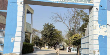 ਠੀਕਰੀਵਾਲਾ ਕੰਨਿਆ ਸਕੂਲ ਦੇ ਪ੍ਰਿੰਸੀਪਲ ‘ਤੇ ਲੱਗੇ ਗੰਭੀਰ ਦੋਸ਼…ਪਿੰਡ ਵਾਸੀਆਂ ਨੇ ਡੀਸੀ ਨੂੰ ਦਿੱਤੀ ਸ਼ਿਕਾਇਤ