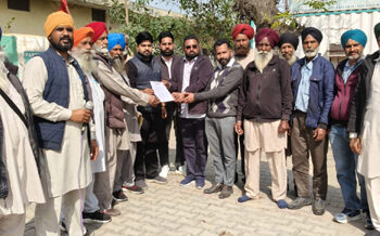 ਲੋਕਾਂ ਦੀ ਸਰਕਾਰ ਨੂੰ ਚਿਤਾਵਨੀ….ਮਹਿਲ ਕਲਾਂ ‘ਚ ਮੁੱਖ ਸੜਕ ‘ਤੇ 20 ਫਰਵਰੀ ਨੂੰ ਹੋ ਸਕਦੈ ਚੱਕਾ ਜਾਮ