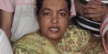 ਮੰਤਰੀ ਭੁੱਲਰ ਨੂੰ ਗ੍ਰਿਫ਼ਤਾਰ ਕਰੋ.. ਨਹੀਂ ਬੱਚਿਆਂ ਨੂੰ ਲੈ ਕੇ ਸੜਕ ‘ਤੇ ਬੈਠ ਜਾਵਾਂਗੀ…DM ਰੰਧਾਵਾ ਦੀ ਪਤਨੀ ਨੇ ਸਰਕਾਰ ਨੂੰ ਦਿੱਤਾ ਅਲਟੀਮੇਟਮ