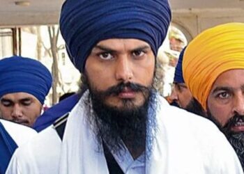 ਵੱਡੀ ਖ਼ਬਰ…MP ਅੰਮ੍ਰਿਤਪਾਲ ਸਿੰਘ ਪੰਜਾਬ ਪੁਲਿਸ ਦੀ ਹਿਰਾਸਤ ‘ਚ…ਕਿੱਥੇ ਰੱਖੇਗੀ ਪੰਜਾਬ ਪੁਲਿਸ…ਪੜ੍ਹੋ ਖ਼ਬਰ