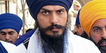 ਵੱਡੀ ਖ਼ਬਰ…MP ਅੰਮ੍ਰਿਤਪਾਲ ਸਿੰਘ ਪੰਜਾਬ ਪੁਲਿਸ ਦੀ ਹਿਰਾਸਤ ‘ਚ…ਕਿੱਥੇ ਰੱਖੇਗੀ ਪੰਜਾਬ ਪੁਲਿਸ…ਪੜ੍ਹੋ ਖ਼ਬਰ